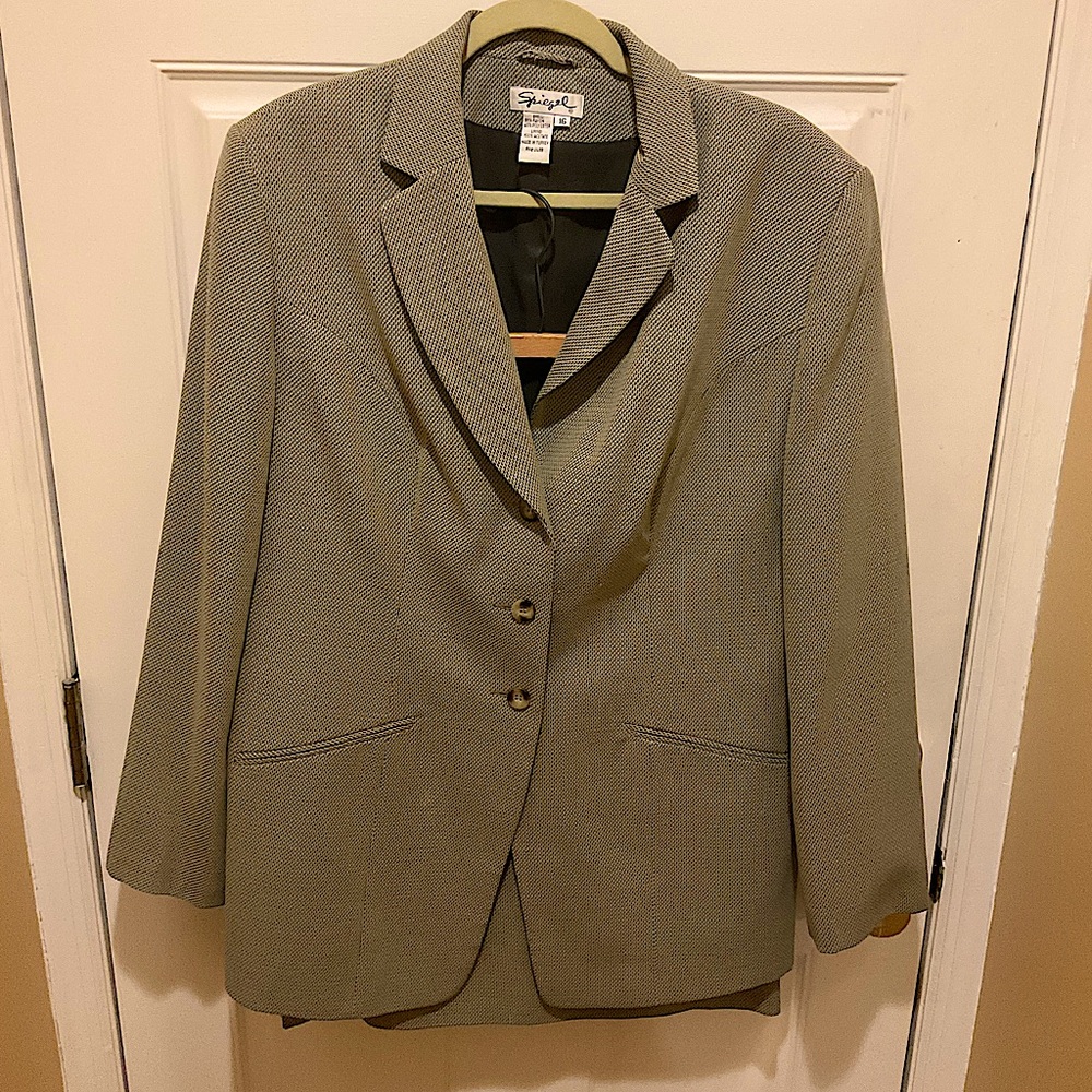 Spiegel Skirt Suit Set Celery/Olive Green Size 16